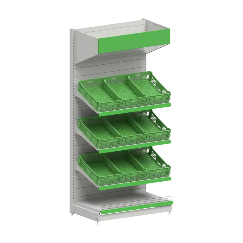 Produce display bay with tilted levels and green crates